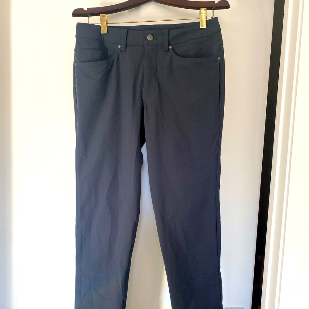Never worn Lululemon 29x30